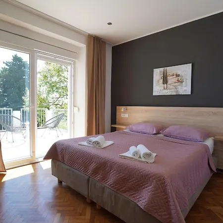 Lucija 4*