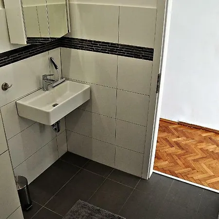 Lucija Gostinjska kuća