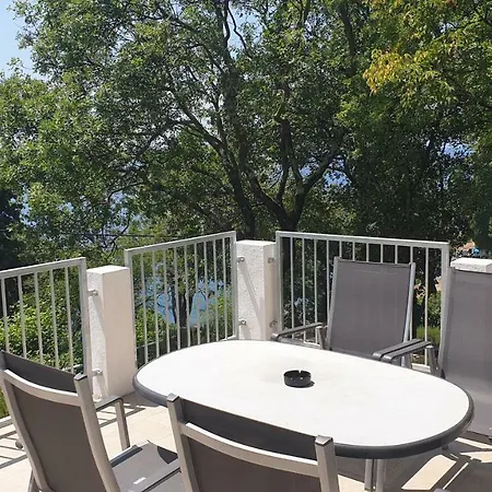Gostinjska kuća Lucija 4*