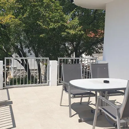 Lucija Gostinjska kuća 4*