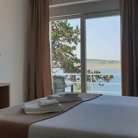 בית הארחה Lucija 4*