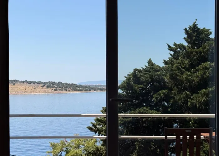 Πανσιόν Lucija